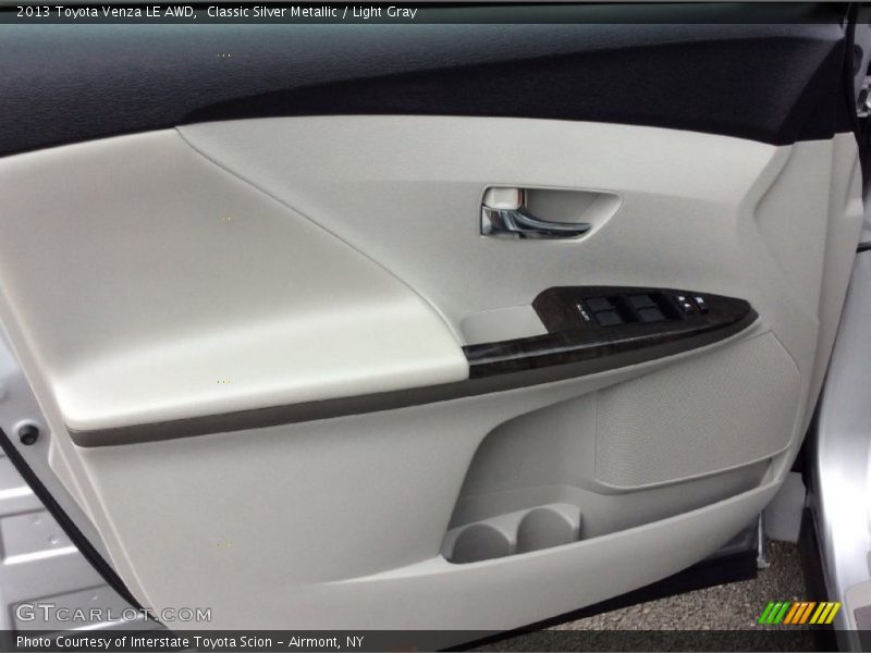 Classic Silver Metallic / Light Gray 2013 Toyota Venza LE AWD