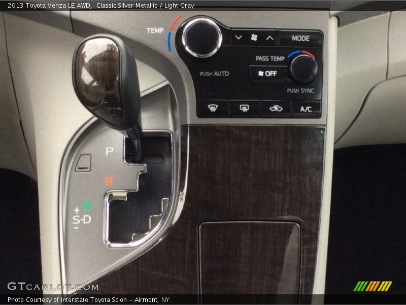Classic Silver Metallic / Light Gray 2013 Toyota Venza LE AWD