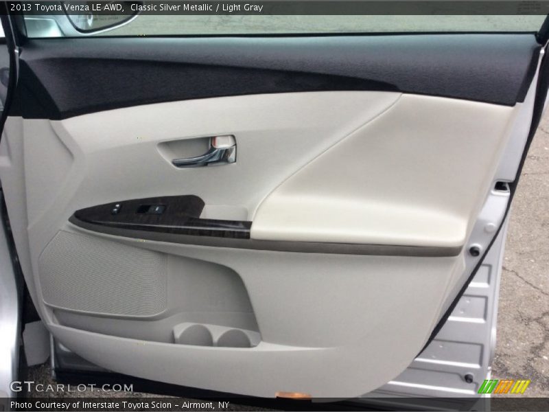 Classic Silver Metallic / Light Gray 2013 Toyota Venza LE AWD