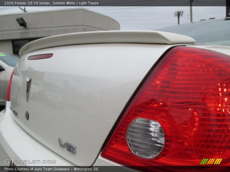 Summit White / Light Taupe 2009 Pontiac G6 V6 Sedan