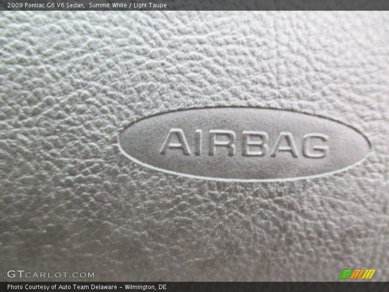Summit White / Light Taupe 2009 Pontiac G6 V6 Sedan