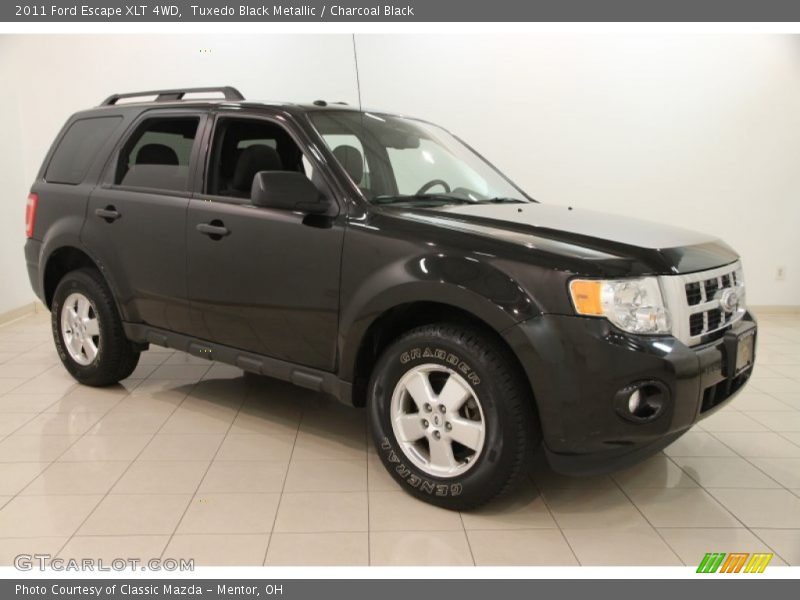 Tuxedo Black Metallic / Charcoal Black 2011 Ford Escape XLT 4WD