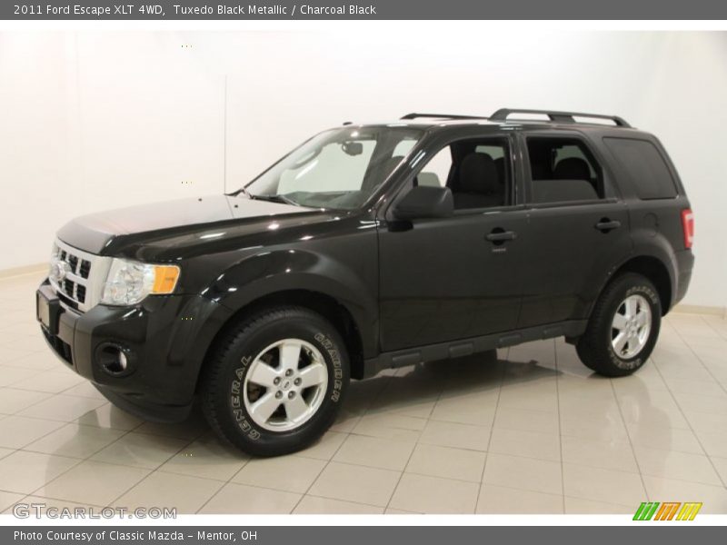 Tuxedo Black Metallic / Charcoal Black 2011 Ford Escape XLT 4WD