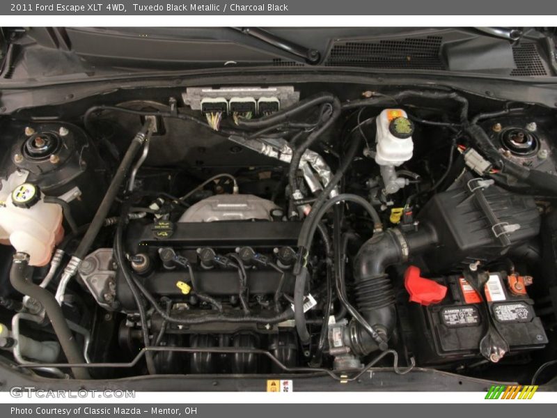Tuxedo Black Metallic / Charcoal Black 2011 Ford Escape XLT 4WD