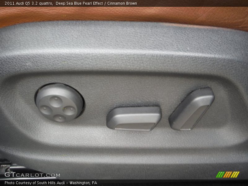 Deep Sea Blue Pearl Effect / Cinnamon Brown 2011 Audi Q5 3.2 quattro