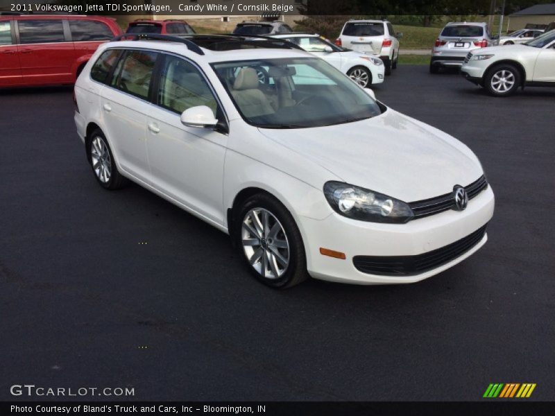 Candy White / Cornsilk Beige 2011 Volkswagen Jetta TDI SportWagen