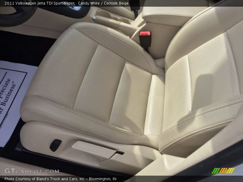 Candy White / Cornsilk Beige 2011 Volkswagen Jetta TDI SportWagen