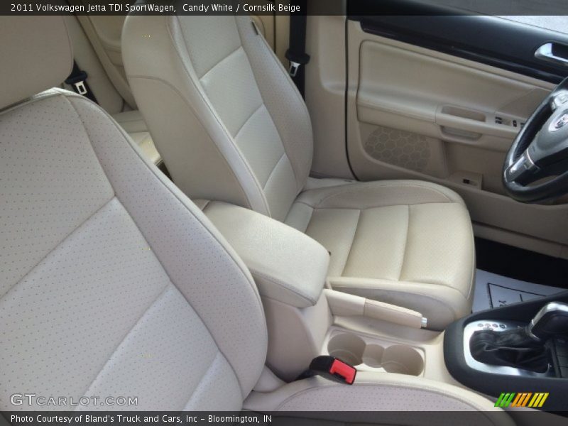 Candy White / Cornsilk Beige 2011 Volkswagen Jetta TDI SportWagen