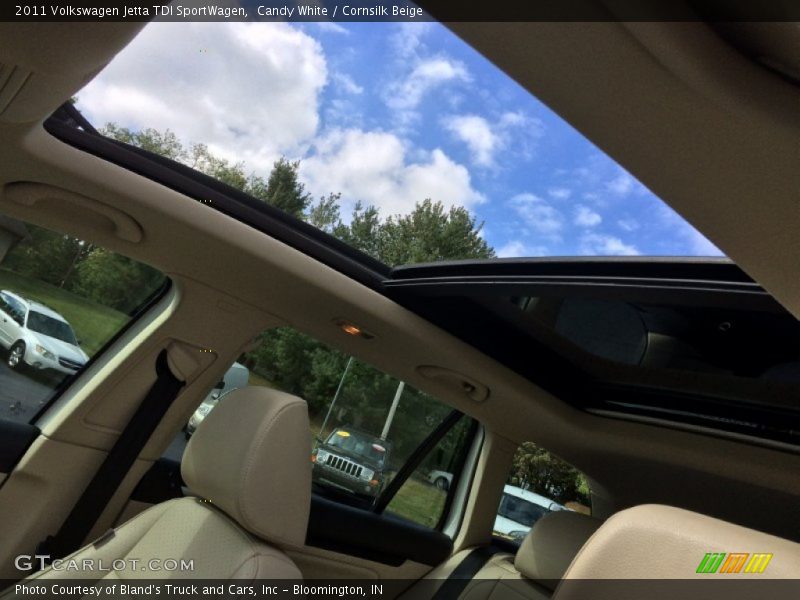 Candy White / Cornsilk Beige 2011 Volkswagen Jetta TDI SportWagen