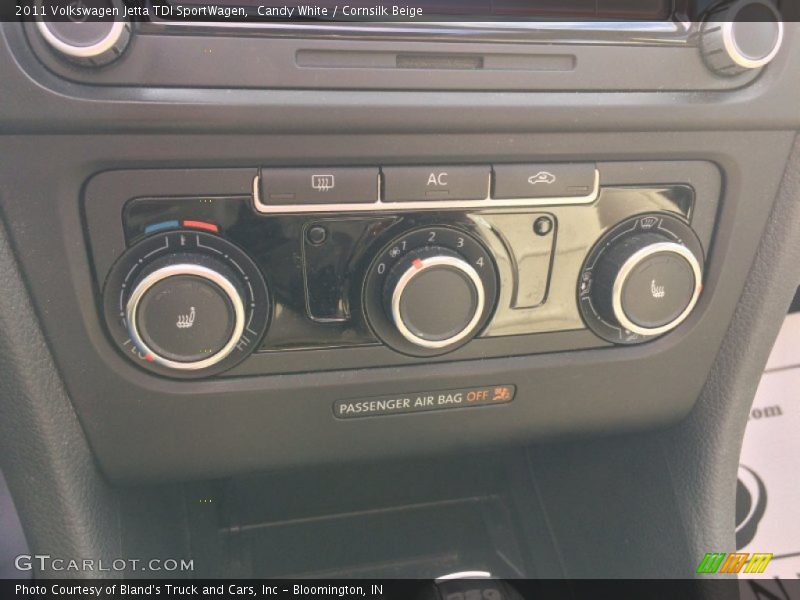 Candy White / Cornsilk Beige 2011 Volkswagen Jetta TDI SportWagen