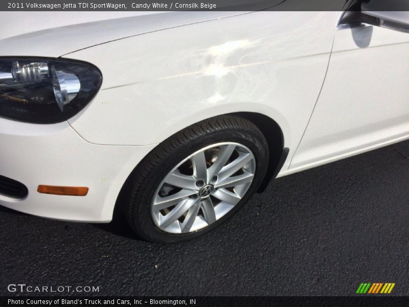 Candy White / Cornsilk Beige 2011 Volkswagen Jetta TDI SportWagen