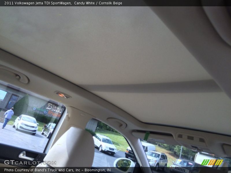 Candy White / Cornsilk Beige 2011 Volkswagen Jetta TDI SportWagen