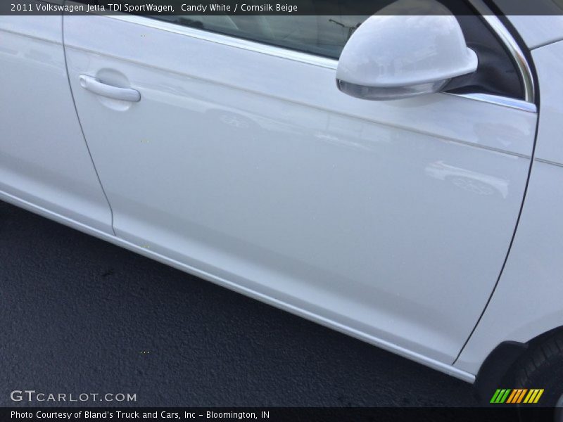 Candy White / Cornsilk Beige 2011 Volkswagen Jetta TDI SportWagen