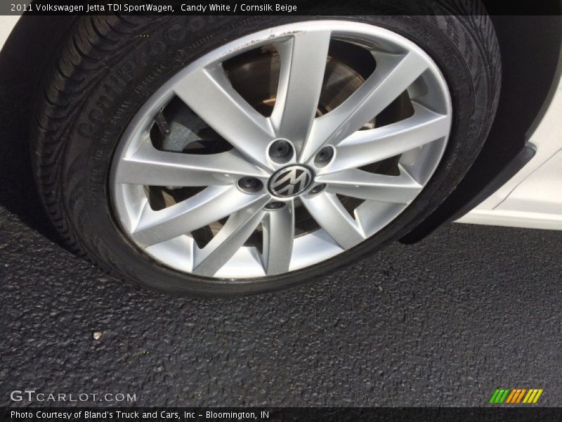 Candy White / Cornsilk Beige 2011 Volkswagen Jetta TDI SportWagen