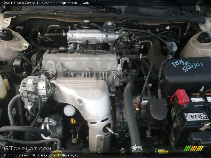 Cashmere Beige Metallic / Oak 2001 Toyota Camry LE
