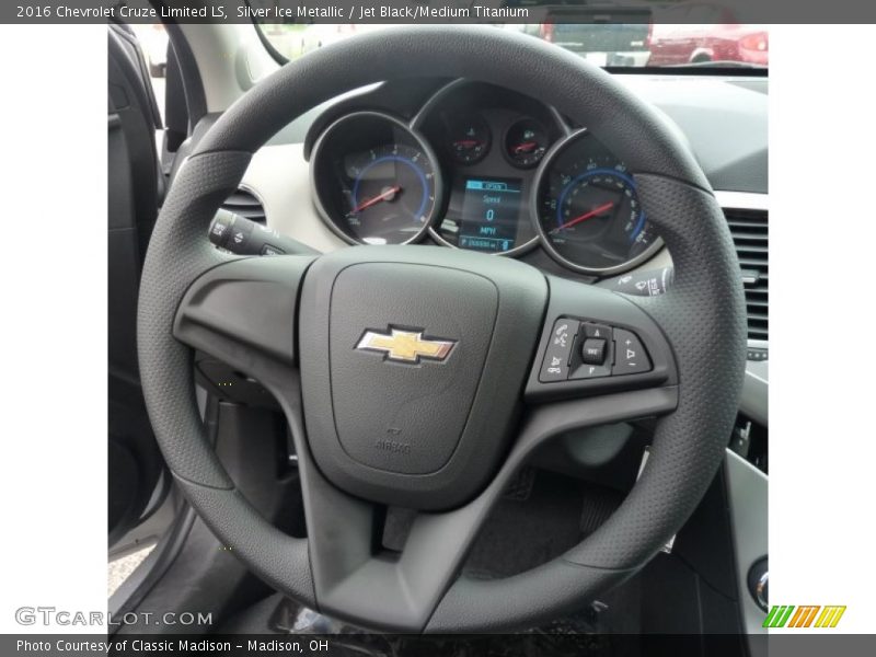 Silver Ice Metallic / Jet Black/Medium Titanium 2016 Chevrolet Cruze Limited LS