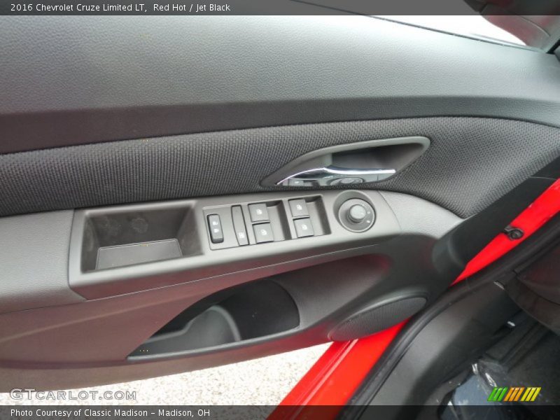 Red Hot / Jet Black 2016 Chevrolet Cruze Limited LT