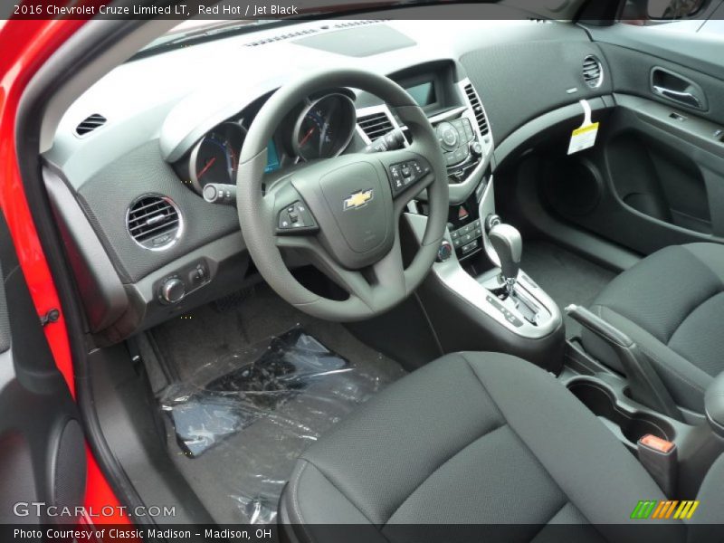 Red Hot / Jet Black 2016 Chevrolet Cruze Limited LT