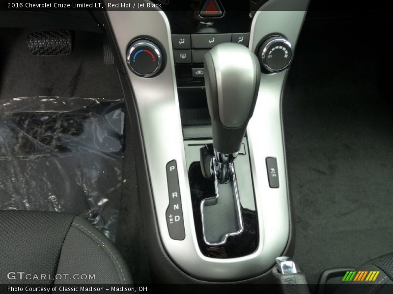 Red Hot / Jet Black 2016 Chevrolet Cruze Limited LT