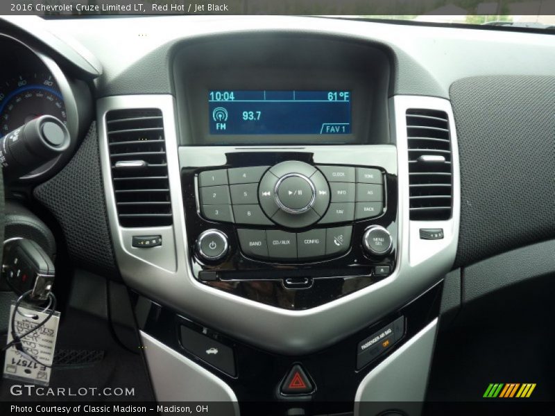 Red Hot / Jet Black 2016 Chevrolet Cruze Limited LT