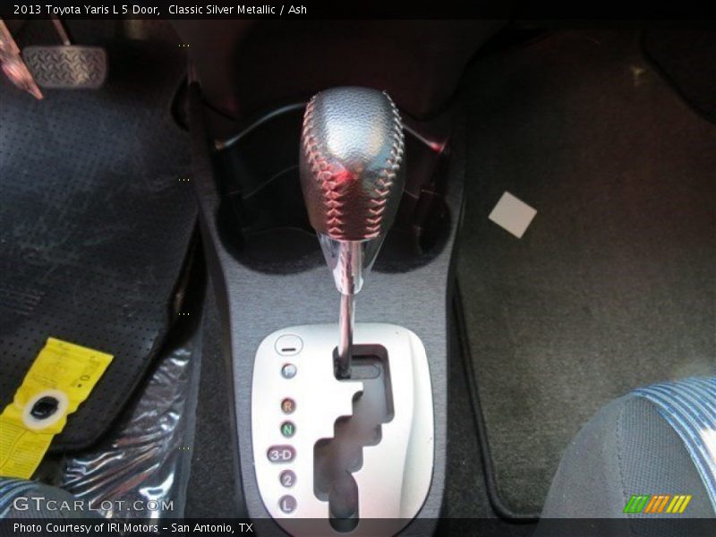 Classic Silver Metallic / Ash 2013 Toyota Yaris L 5 Door