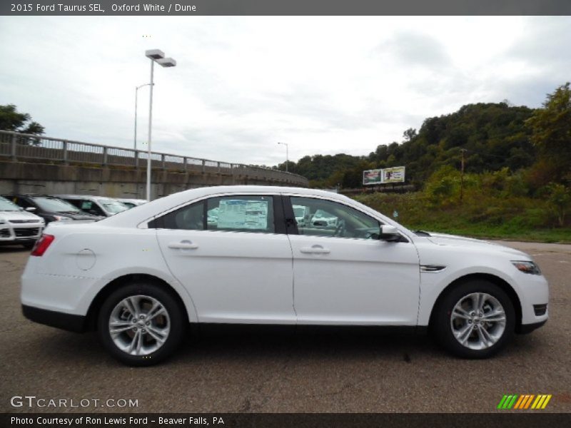 Oxford White / Dune 2015 Ford Taurus SEL
