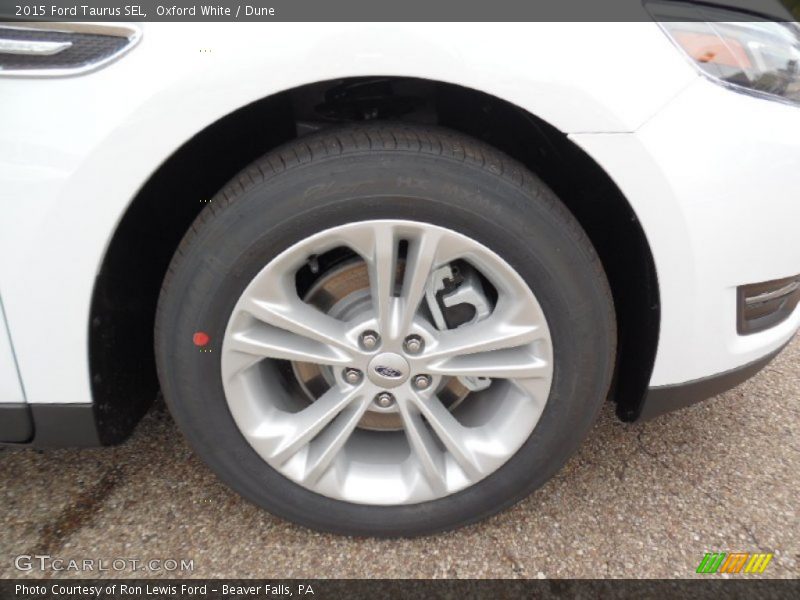 Oxford White / Dune 2015 Ford Taurus SEL