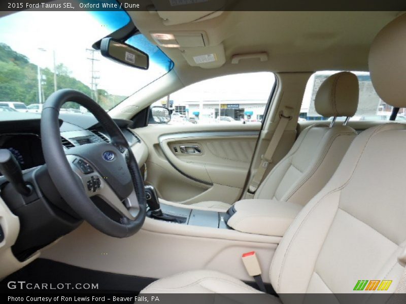 Oxford White / Dune 2015 Ford Taurus SEL