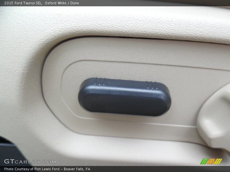 Oxford White / Dune 2015 Ford Taurus SEL