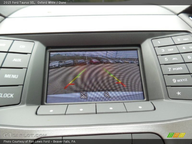 Oxford White / Dune 2015 Ford Taurus SEL