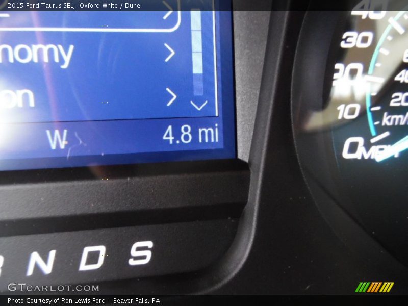 Oxford White / Dune 2015 Ford Taurus SEL