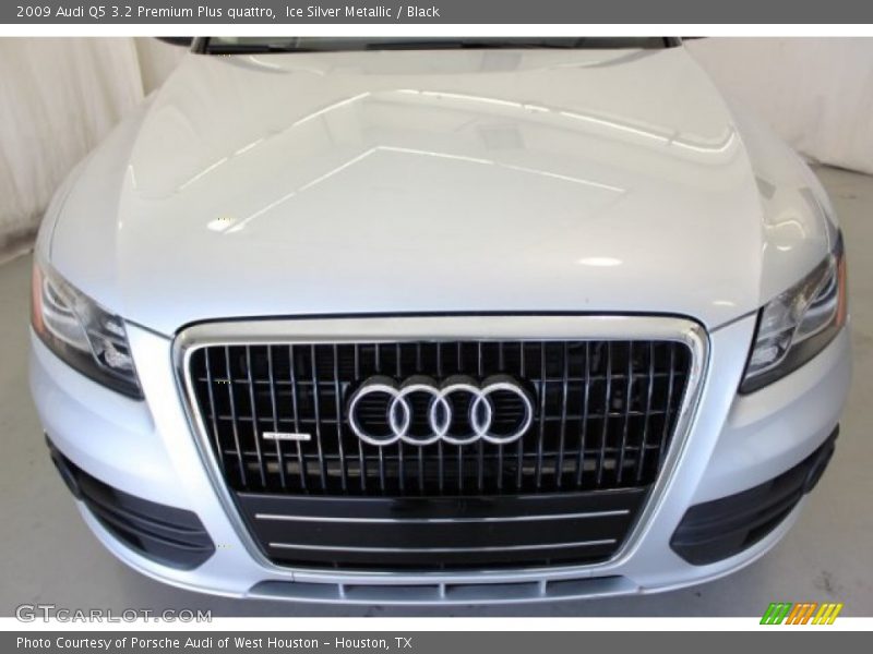 Ice Silver Metallic / Black 2009 Audi Q5 3.2 Premium Plus quattro