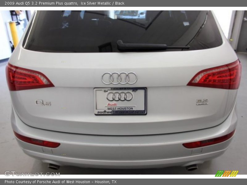 Ice Silver Metallic / Black 2009 Audi Q5 3.2 Premium Plus quattro