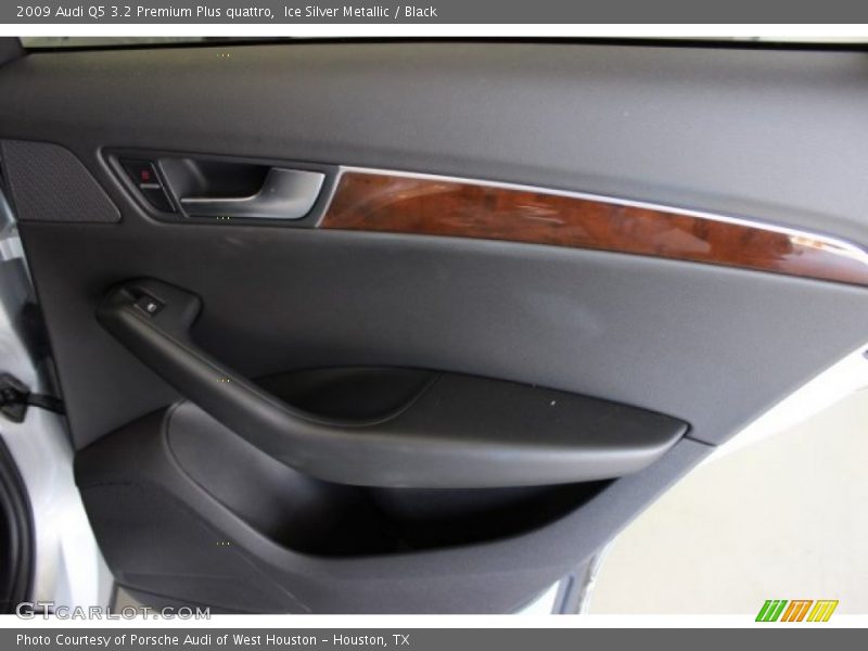 Ice Silver Metallic / Black 2009 Audi Q5 3.2 Premium Plus quattro