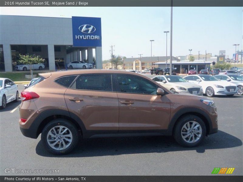Mojave Sand / Beige 2016 Hyundai Tucson SE