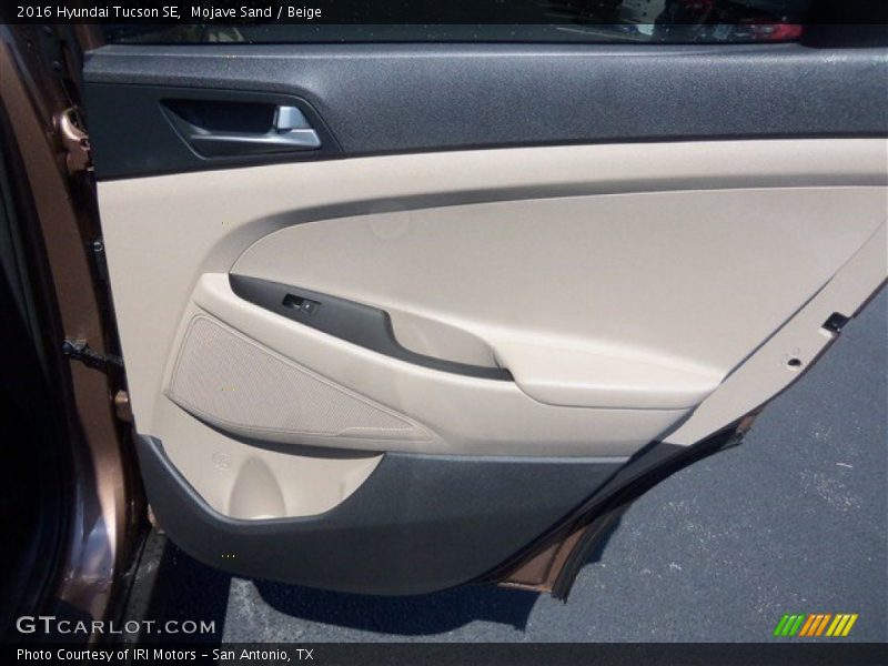 Mojave Sand / Beige 2016 Hyundai Tucson SE