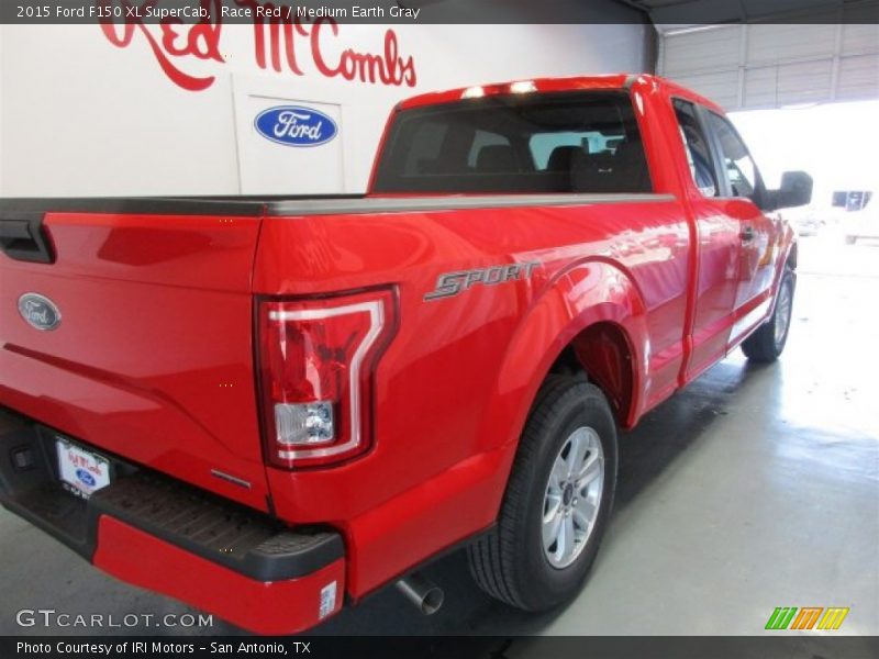 Race Red / Medium Earth Gray 2015 Ford F150 XL SuperCab