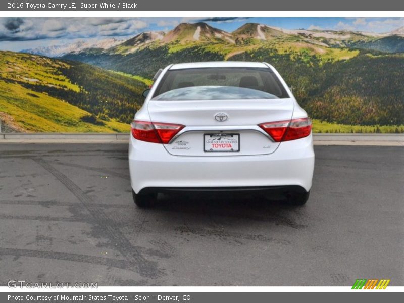 Super White / Black 2016 Toyota Camry LE