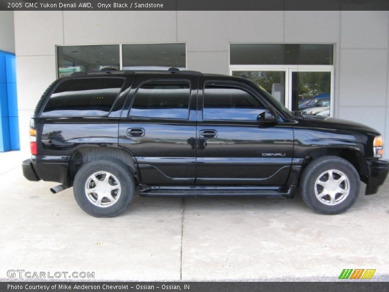 Onyx Black / Sandstone 2005 GMC Yukon Denali AWD