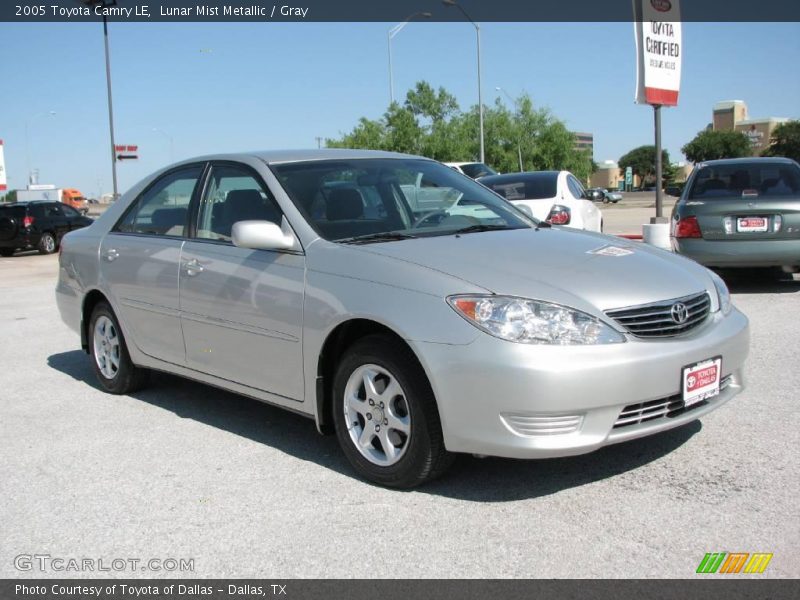 Lunar Mist Metallic / Gray 2005 Toyota Camry LE