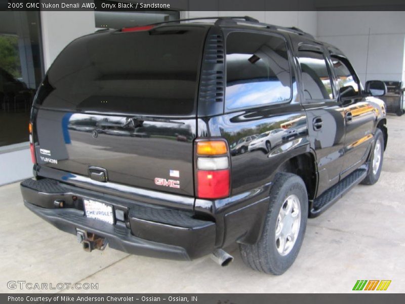 Onyx Black / Sandstone 2005 GMC Yukon Denali AWD