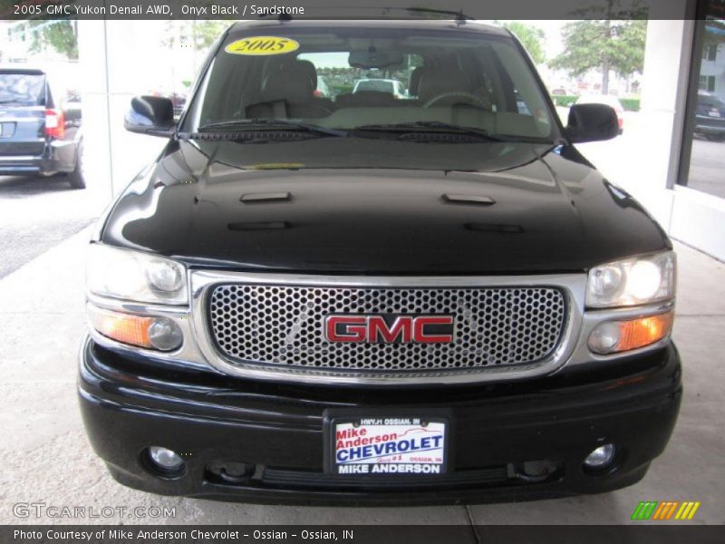 Onyx Black / Sandstone 2005 GMC Yukon Denali AWD