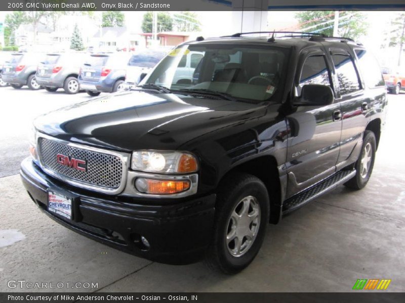 Onyx Black / Sandstone 2005 GMC Yukon Denali AWD