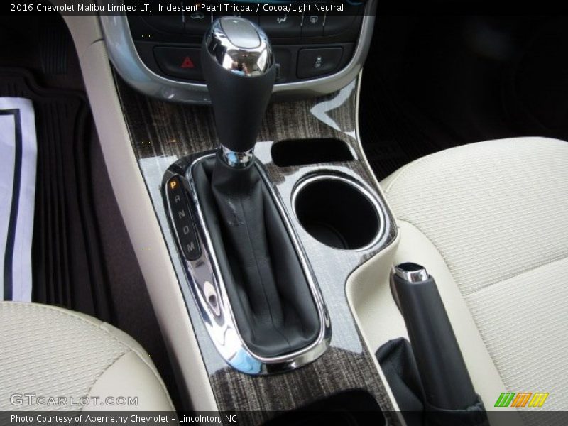 Iridescent Pearl Tricoat / Cocoa/Light Neutral 2016 Chevrolet Malibu Limited LT