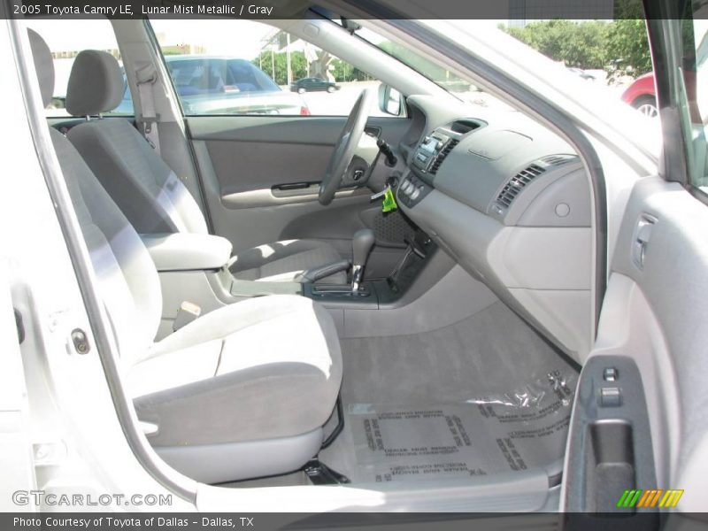 Lunar Mist Metallic / Gray 2005 Toyota Camry LE