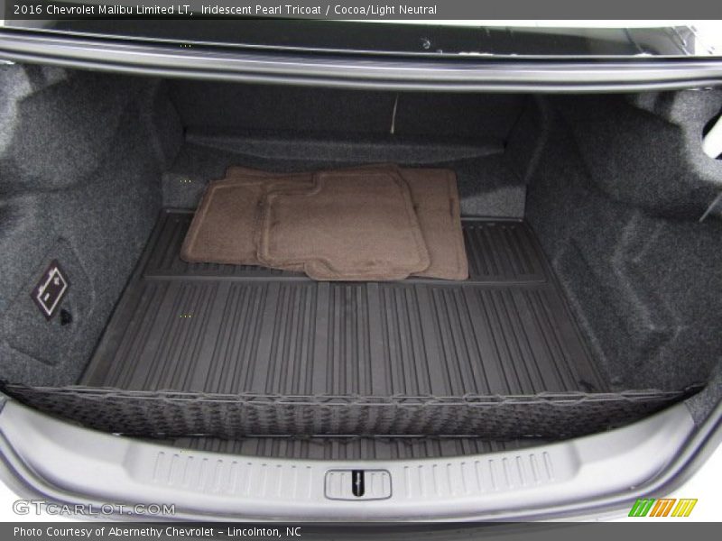 Iridescent Pearl Tricoat / Cocoa/Light Neutral 2016 Chevrolet Malibu Limited LT