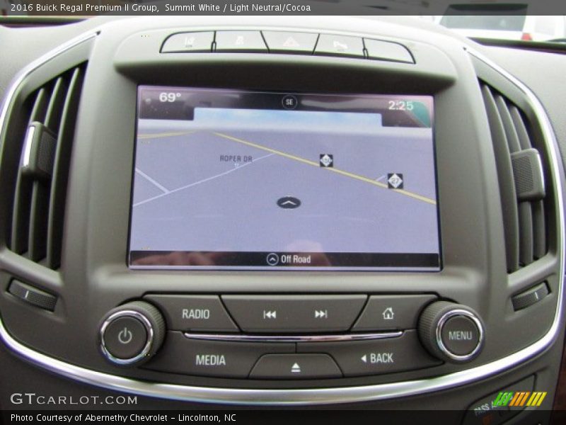 Summit White / Light Neutral/Cocoa 2016 Buick Regal Premium II Group