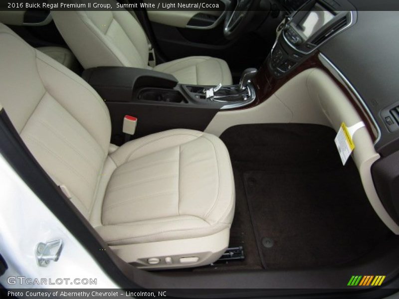 Summit White / Light Neutral/Cocoa 2016 Buick Regal Premium II Group
