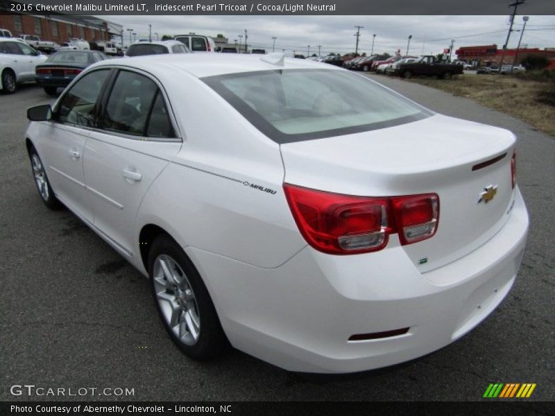 Iridescent Pearl Tricoat / Cocoa/Light Neutral 2016 Chevrolet Malibu Limited LT