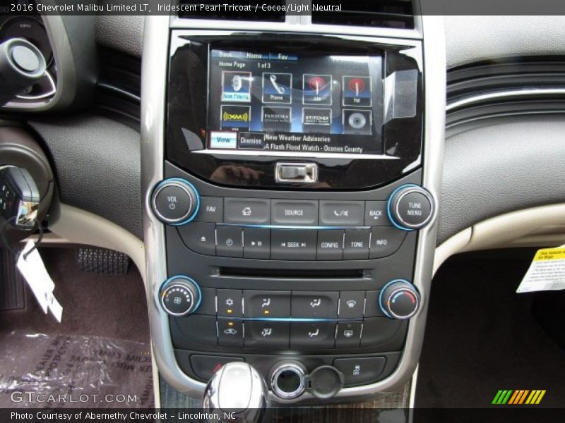 Iridescent Pearl Tricoat / Cocoa/Light Neutral 2016 Chevrolet Malibu Limited LT